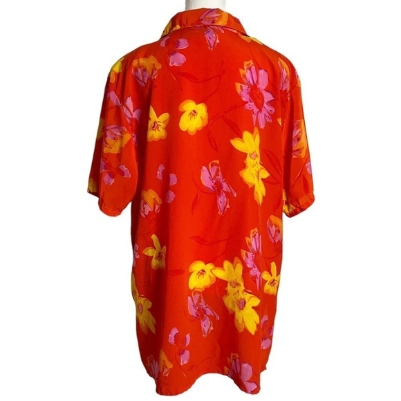 Esmerelda Fashions Vintage Colorful Floral Button Down Short Sleeve Shirt - Picture 2 of 13
